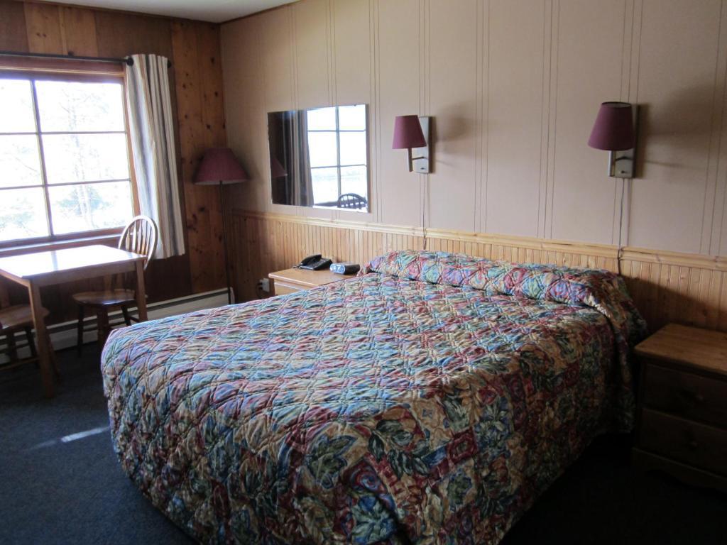 Lakeside Motel Williams Lake Oda fotoğraf